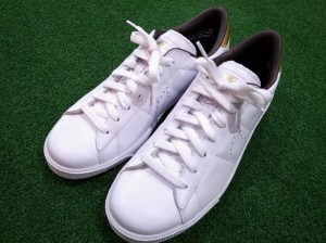 nike-zoom-tennis-classic-hf-white-metallic-gold-1-570x427